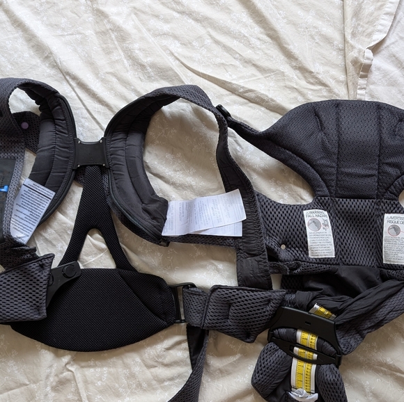 Baby Bjorn Free Carrier - Picture 3 of 3